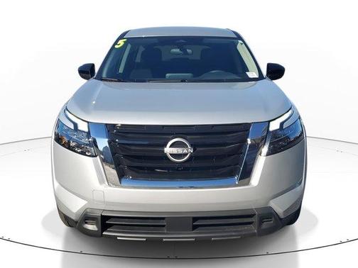 2025 Nissan Pathfinder S
