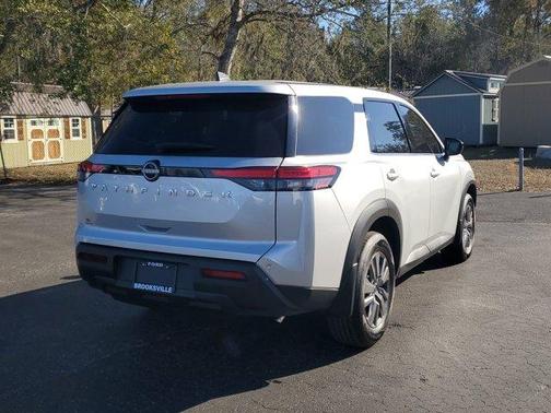 2025 Nissan Pathfinder S