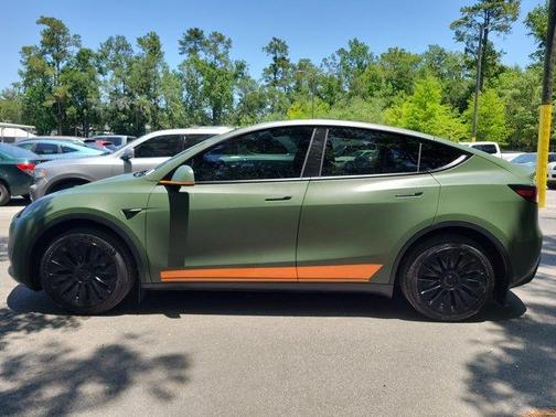 2024 Tesla Model Y Base