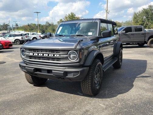 2025 Ford Bronco Base