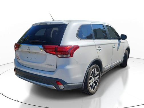 2016 Mitsubishi Outlander ES