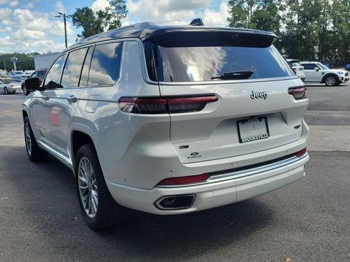 2022 Jeep Grand Cherokee L Summit