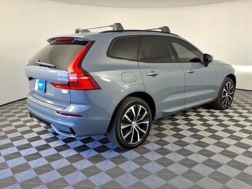 2023 Volvo XC60 Recharge Plug-In Hybrid T8 Plus Dark Theme