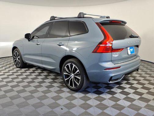 2023 Volvo XC60 Recharge Plug-In Hybrid T8 Plus Dark Theme
