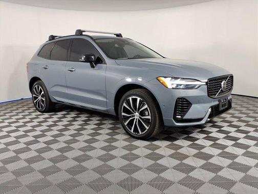 2023 Volvo XC60 Recharge Plug-In Hybrid T8 Plus Dark Theme