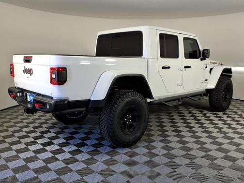 Bright White Clearcoat 2021 Jeep Gladiator Rubicon