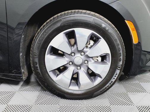 2018 Chrysler Pacifica Hybrid Touring Plus