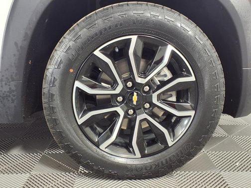 Summit White 2023 Chevrolet Trailblazer ACTIV