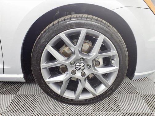 2015 Volkswagen e-Golf Limited Edition