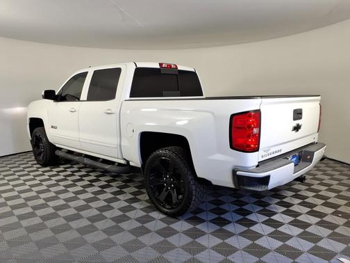 Summit White 2017 Chevrolet Silverado 1500 2LT