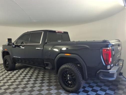 Onyx Black 2022 GMC Sierra 2500 Denali