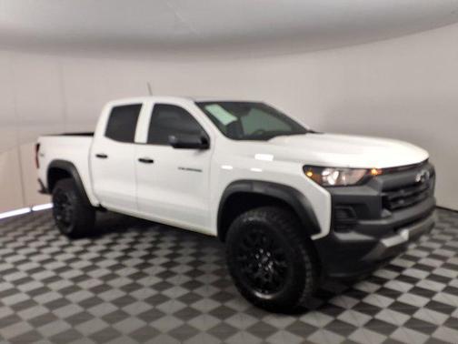 Summit White 2025 Chevrolet Colorado Trail Boss