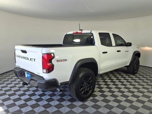 Summit White 2025 Chevrolet Colorado Trail Boss