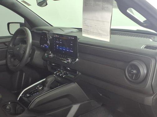 Summit White 2025 Chevrolet Colorado Trail Boss