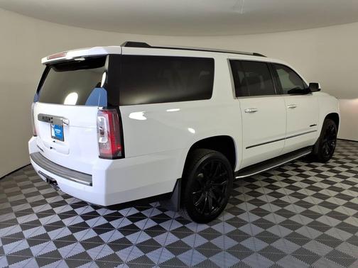 Summit White 2019 GMC Yukon XL Denali
