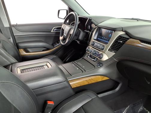 Summit White 2019 GMC Yukon XL Denali