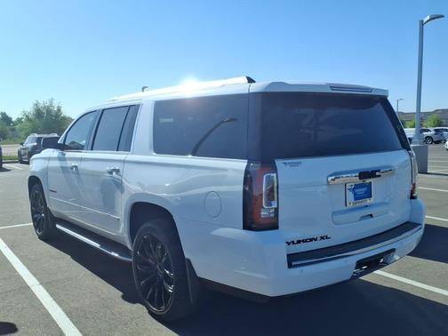 Summit White 2019 GMC Yukon XL Denali