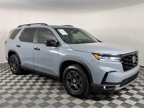 Pearl 2025 Honda Pilot TrailSport