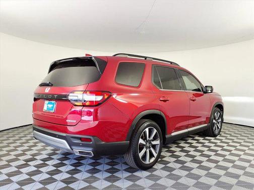 2025 Honda Pilot Touring 8-Passenger