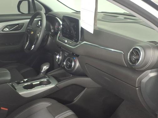 Summit White 2026 Chevrolet Blazer 2LT