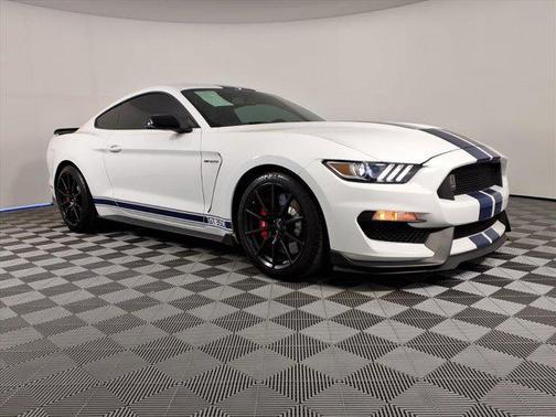 2017 Ford Shelby GT350 Base