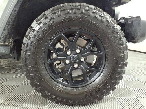 Bright White Clearcoat 2025 Jeep Wrangler Willys