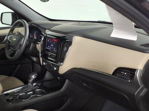 Mosaic Black Metallic 2023 Chevrolet Traverse LS