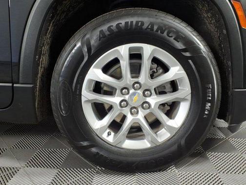 Mosaic Black Metallic 2023 Chevrolet Traverse LS