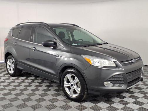 Magnetic 2016 Ford Escape SE