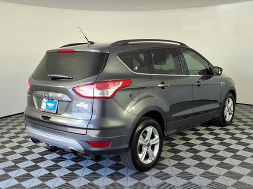 Magnetic 2016 Ford Escape SE