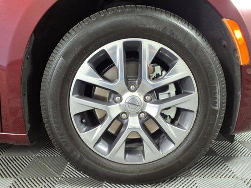 Velvet Red Pearlcoat 2021 Chrysler Pacifica L