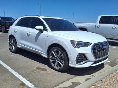 2020 Audi Q3 45 S line Prestige