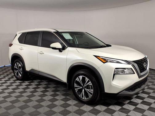 Pearl White Tricoat 2023 Nissan Rogue SV