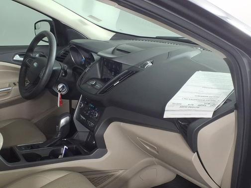 Magnetic 2018 Ford Escape SE
