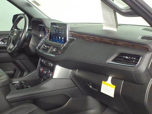 Iridescent Pearl Tricoat 2023 Chevrolet Tahoe LT