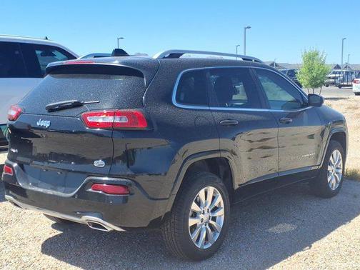 Diamond Black Crystal Pearlcoat 2018 Jeep Cherokee Overland