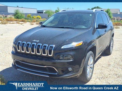 Diamond Black Crystal Pearlcoat 2018 Jeep Cherokee Overland