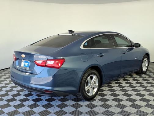 Lakeshore Blue Metallic 2024 Chevrolet Malibu 1LS