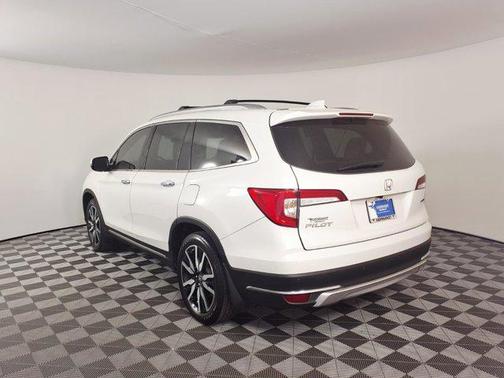 2022 Honda Pilot Touring 8-Passenger