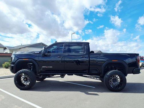 2024 GMC Sierra 2500 AT4