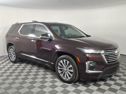 Black Cherry Metallic 2023 Chevrolet Traverse Premier