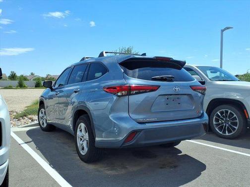 2022 Toyota Highlander LE