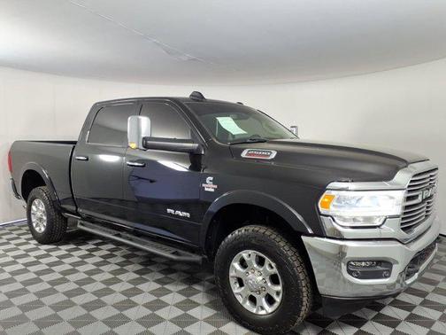 Diamond Black Crystal Pearlcoat 2022 RAM 2500 Laramie Crew Cab 4x4 6'4' Box