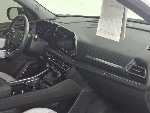 Iridescent Pearl Tricoat 2025 Chevrolet Traverse High Country