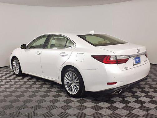 Eminent White Pearl 2016 Lexus ES 350 Base