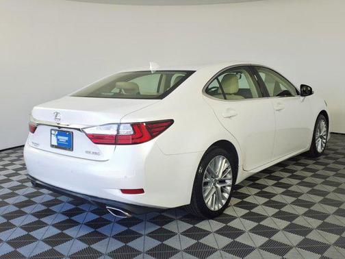 Eminent White Pearl 2016 Lexus ES 350 Base