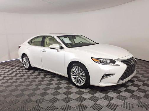 Eminent White Pearl 2016 Lexus ES 350 Base