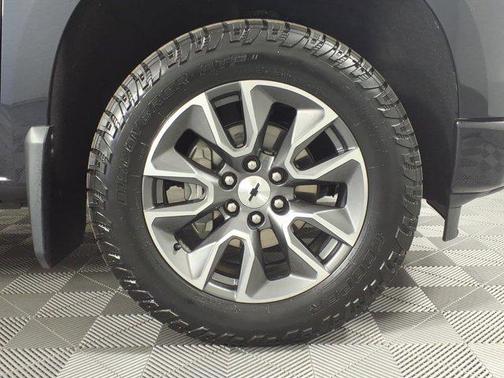 Dark Ash Metallic 2022 Chevrolet Silverado 1500 RST