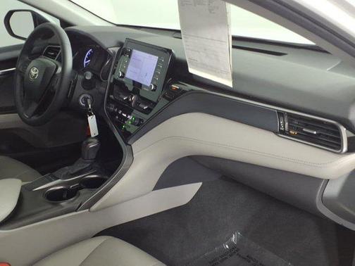 Ice Cap 2023 Toyota Camry SE