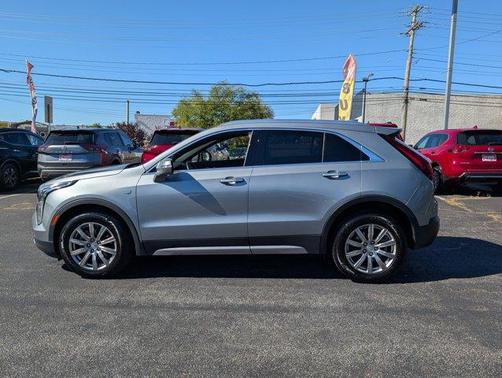2023 Cadillac XT4 Premium Luxury